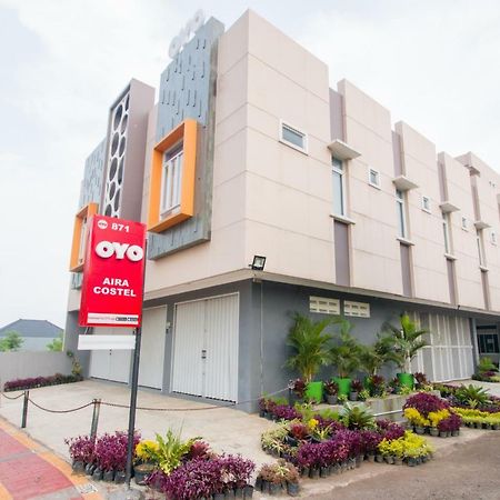 Oyo 871 Aira Costel Hotel Cianjur Exterior photo