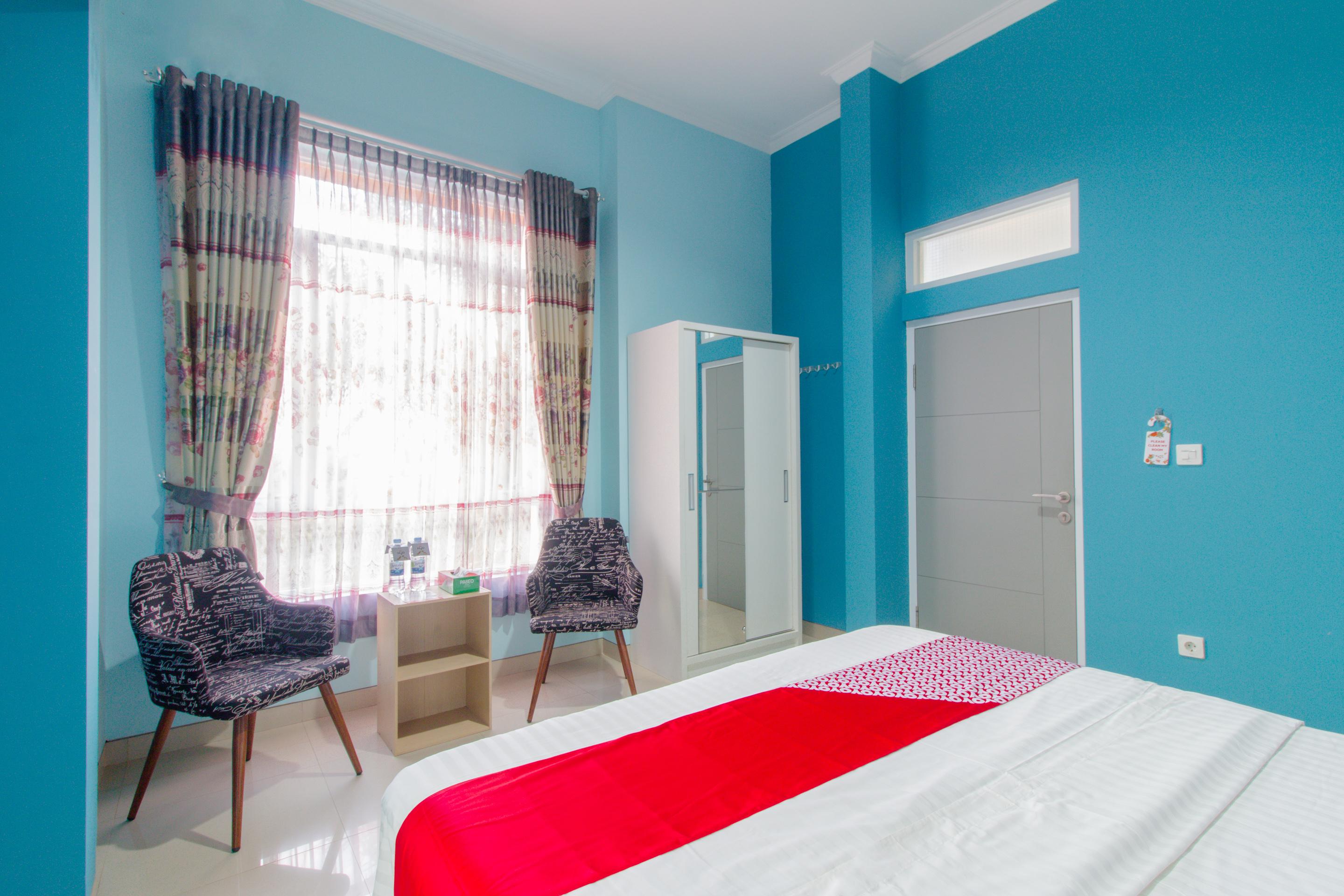 Oyo 871 Aira Costel Hotel Cianjur Exterior photo