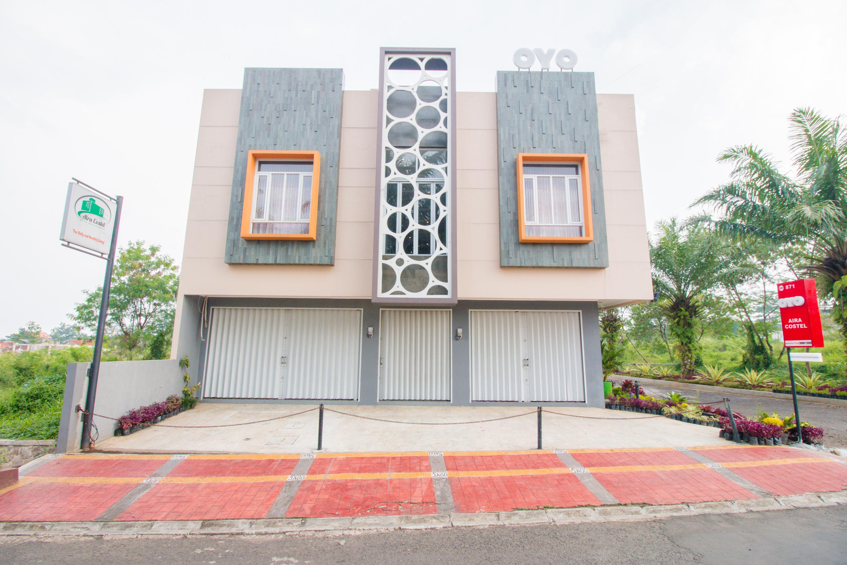 Oyo 871 Aira Costel Hotel Cianjur Exterior photo